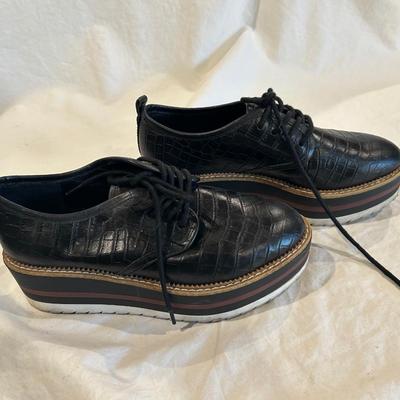 Gianni Bini platform stripe - size 7