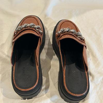 ASOS Designs - like new. Size 6