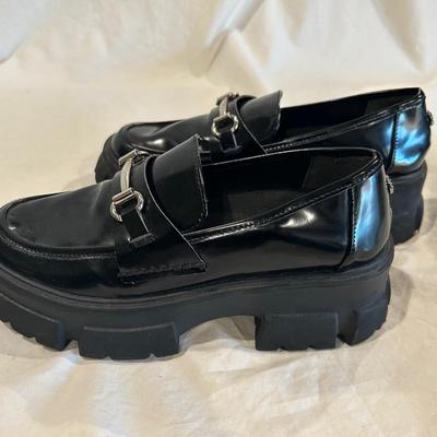 Steve Madden - black silver buckle - size 7