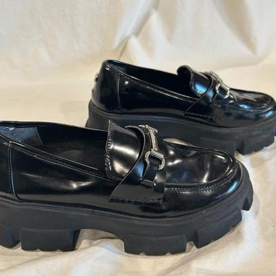 Steve Madden - black silver buckle - size 7