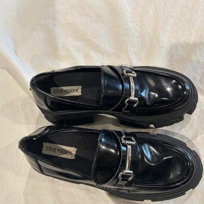 Steve Madden - black silver buckle - size 7