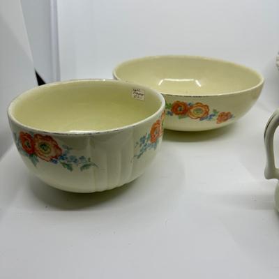 533 Vintage HALL Quality Kitchenware "Poppy" Pattern