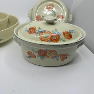 533 Vintage HALL Quality Kitchenware "Poppy" Pattern