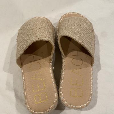 Beach Del Mar by Matisse - like new - size 6