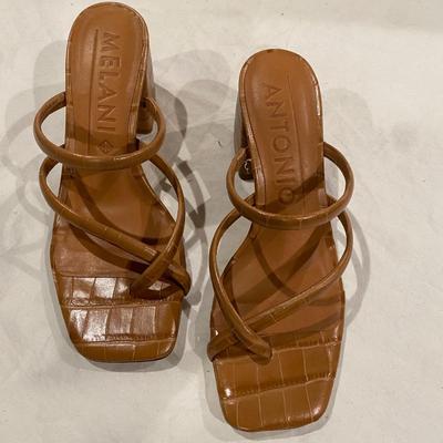 Antonio Melani brown strappy shoes - size 7.5