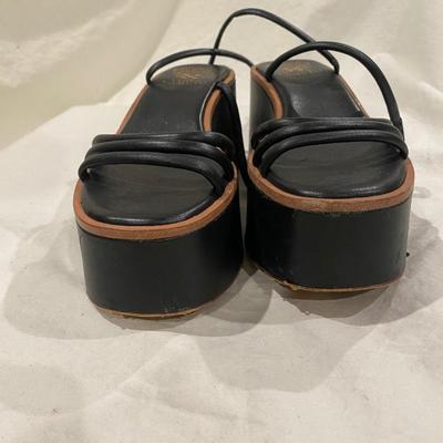 Vince Camuto black platform - size 6.5