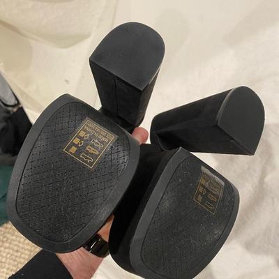Qupid - size 6 like new