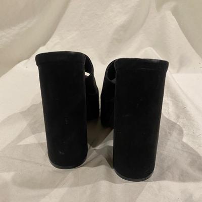 Qupid - size 6 like new