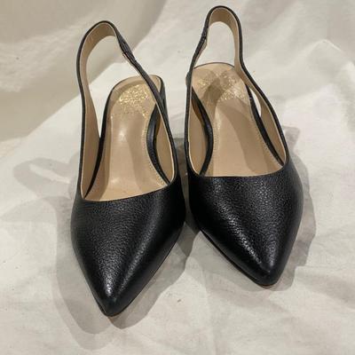 Vince Camuto - sz 5.5 - gold accent