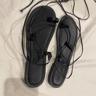 Antonio Melani black strappy sandals - size 8