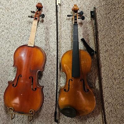 2 violins and 2 bows for Art or Decoration