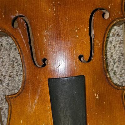 2 violins and 2 bows for Art or Decoration