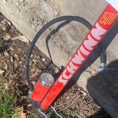 Schwinn 1500 Tire Pump