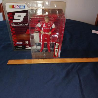 SEALED NASCAR ACTION FIGURE #9 BILL ELLIOTT