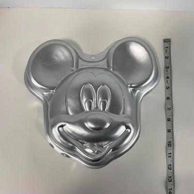 -206- KITCHEN | Mickey Mouse Cake Pans