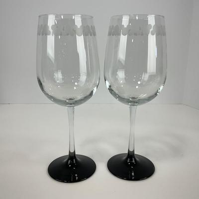 -209- KITCHEN | Mickey Mouse Wine Glasses