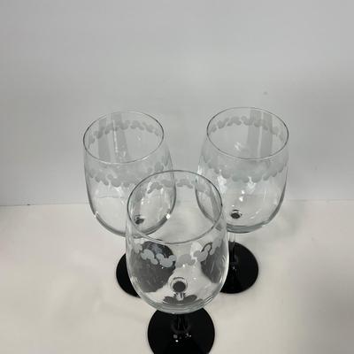 -209- KITCHEN | Mickey Mouse Wine Glasses