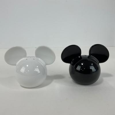 -212- KITCHEN | Black & White Mickey Mouse Salt & Pepper Set