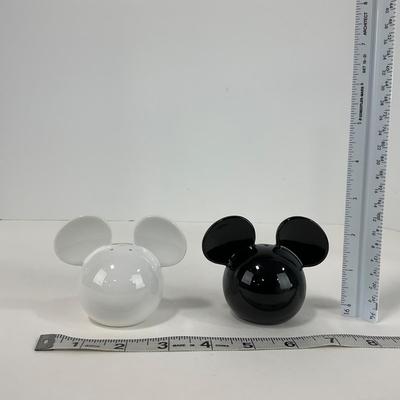 -212- KITCHEN | Black & White Mickey Mouse Salt & Pepper Set