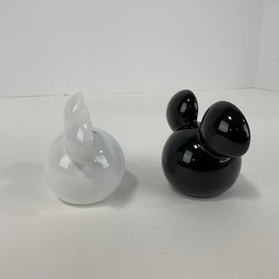-212- KITCHEN | Black & White Mickey Mouse Salt & Pepper Set