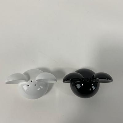 -212- KITCHEN | Black & White Mickey Mouse Salt & Pepper Set