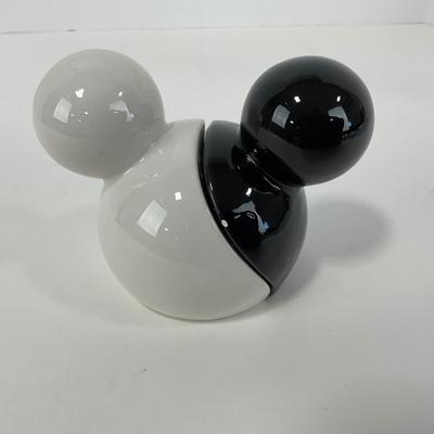 -212- KITCHEN | Black & White Mickey Mouse Salt & Pepper Set