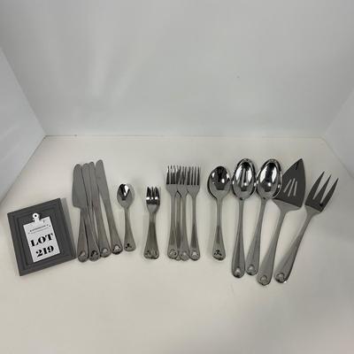 -219- KITCHEN | Mickey Mouse 25 Piece Set of Silverware