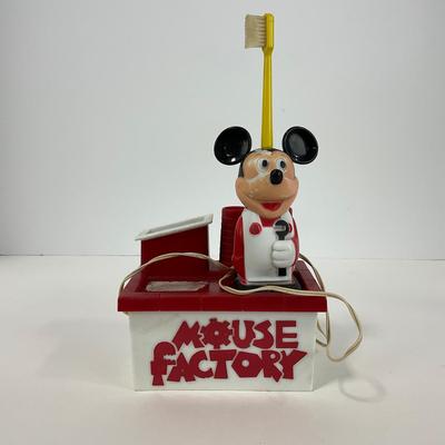 -223- COLLECTIBLE | 1973 Walt Disney Mickey Mouse Factory Electric Tooth Brush