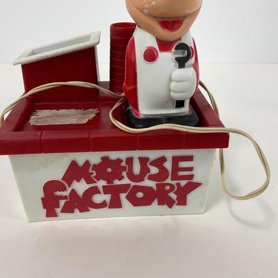 -223- COLLECTIBLE | 1973 Walt Disney Mickey Mouse Factory Electric Tooth Brush