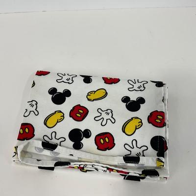 -228- KITCHEN | Mickey Mouse Cooking With Mickey Volume II, Mickey Towel & Oven Mit
