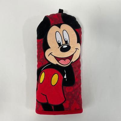 -228- KITCHEN | Mickey Mouse Cooking With Mickey Volume II, Mickey Towel & Oven Mit