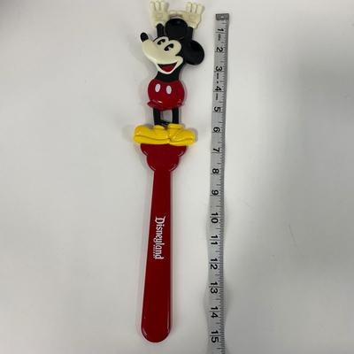 -229- COLLECTIBLE | Disneyland Resort Mickey Mouse Back Scratcher