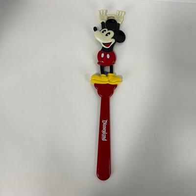 -229- COLLECTIBLE | Disneyland Resort Mickey Mouse Back Scratcher