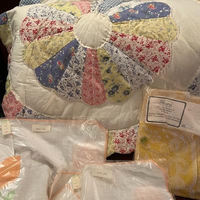 Dining Room Table Lot