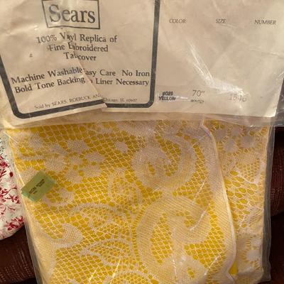 Dining Room Table Lot