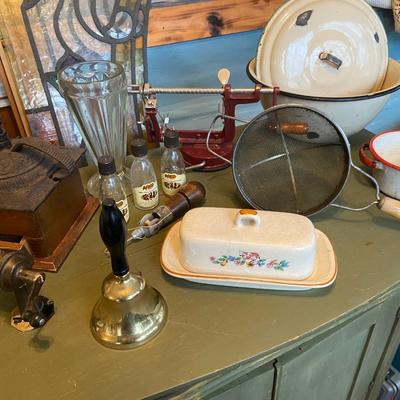 Kitchen Odds and Ends Lot