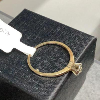 14kt Gold Diamond Ring (Size 6.5)