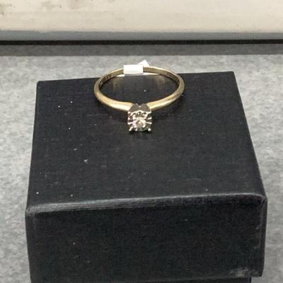 14kt Gold Diamond ring (Size 6)