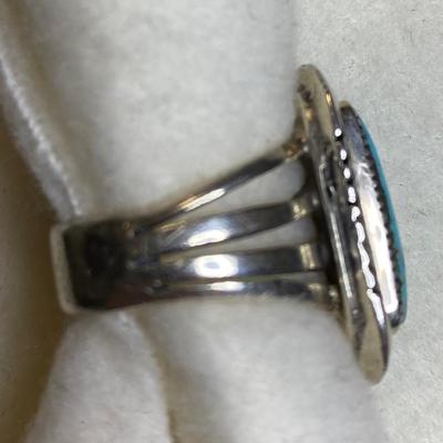 Sterling silver and Turquoise ring with bear hallmark. Size 6.5
