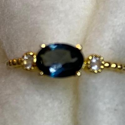 Goldtone fashion ring - size 7