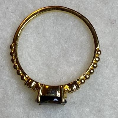 Goldtone fashion ring - size 7