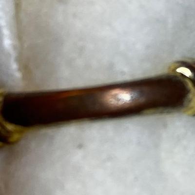 Goldtone ribbed dome ring. Size 5.25