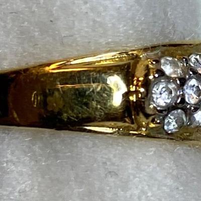 Goldtone with blue stone - size 5.5