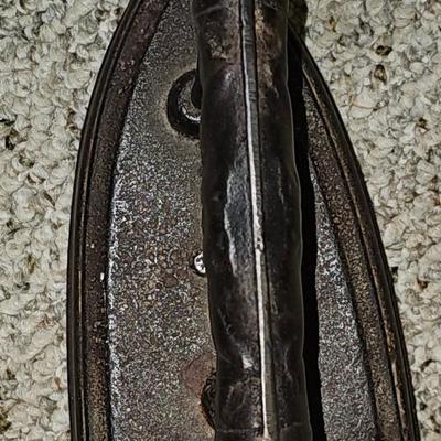 Very heavy antique iron!