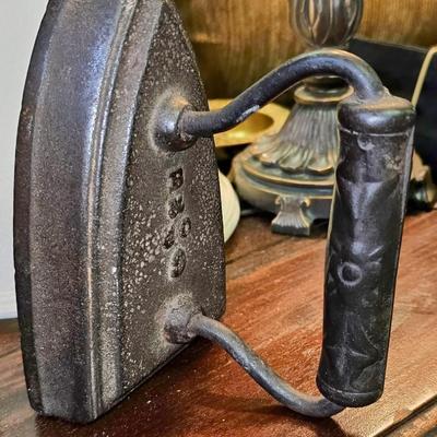 Very heavy antique iron!