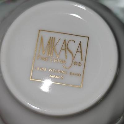 Mikasa "Wedding Band" China Dish set 7 coffee cups and saucers!