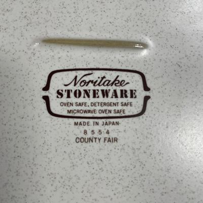 Noritake Stoneware set