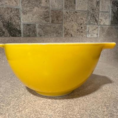 PYREX Small Yellow Mixing Bowl