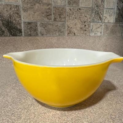 PYREX Small Yellow Mixing Bowl