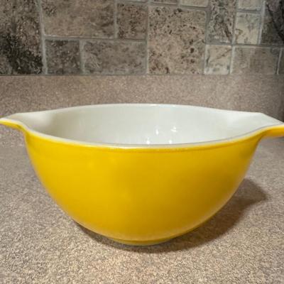 PYREX Small Yellow Mixing Bowl